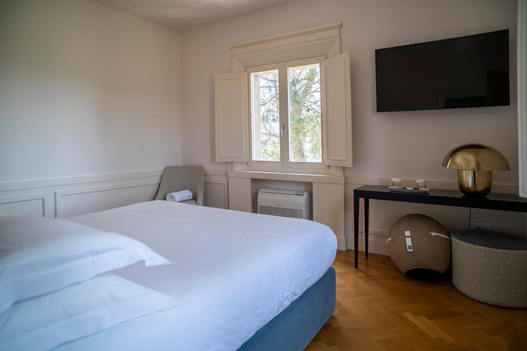 Boutique Hotel Villa Monty Banks Cesena Kültér fotó